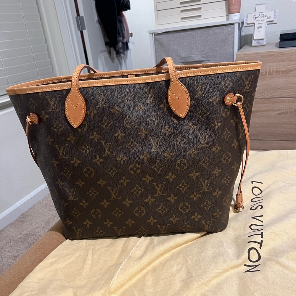 Authentic Louis Vuitton Neverfull MM